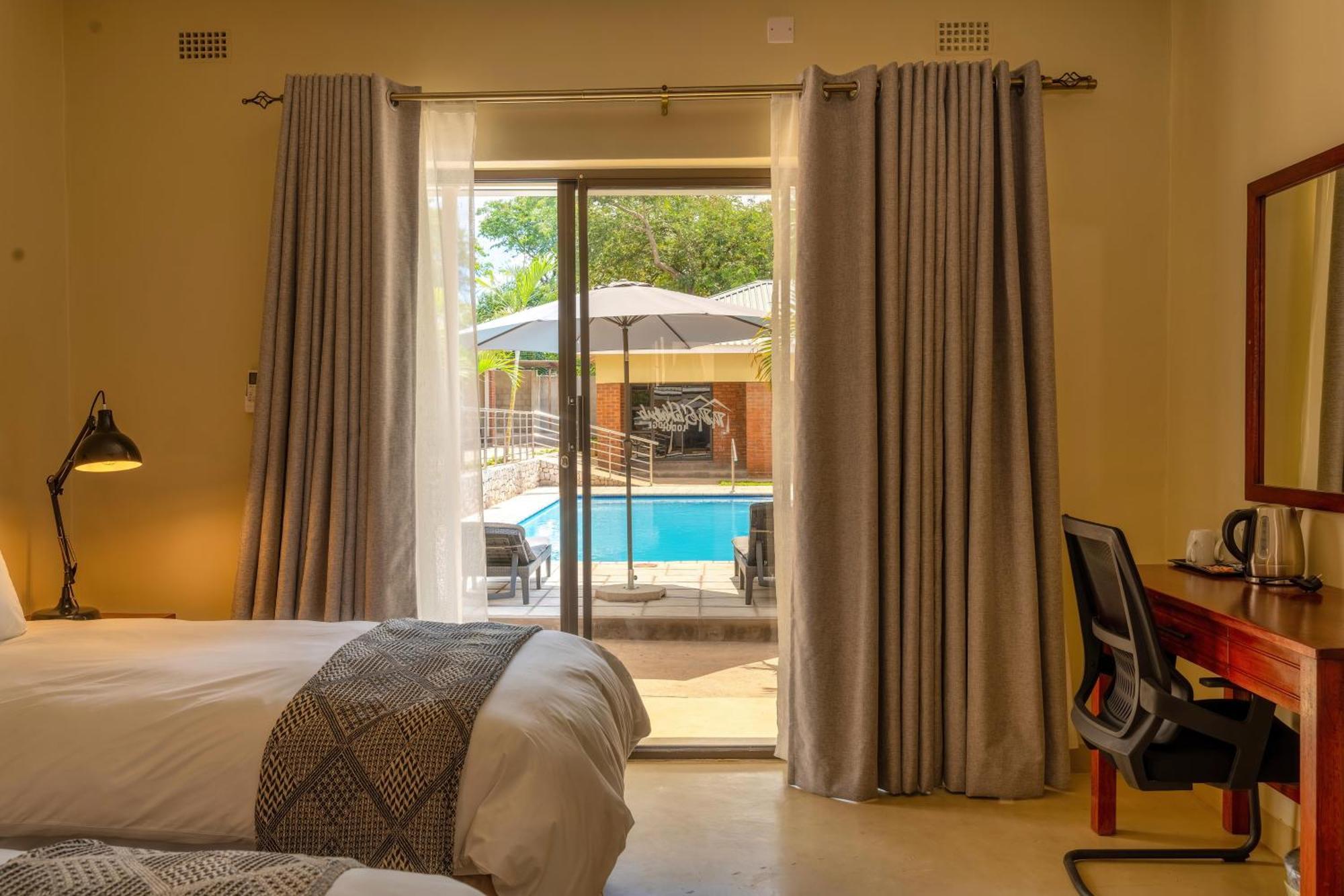 The Shrub Lodge Victoria Falls Zewnętrze zdjęcie